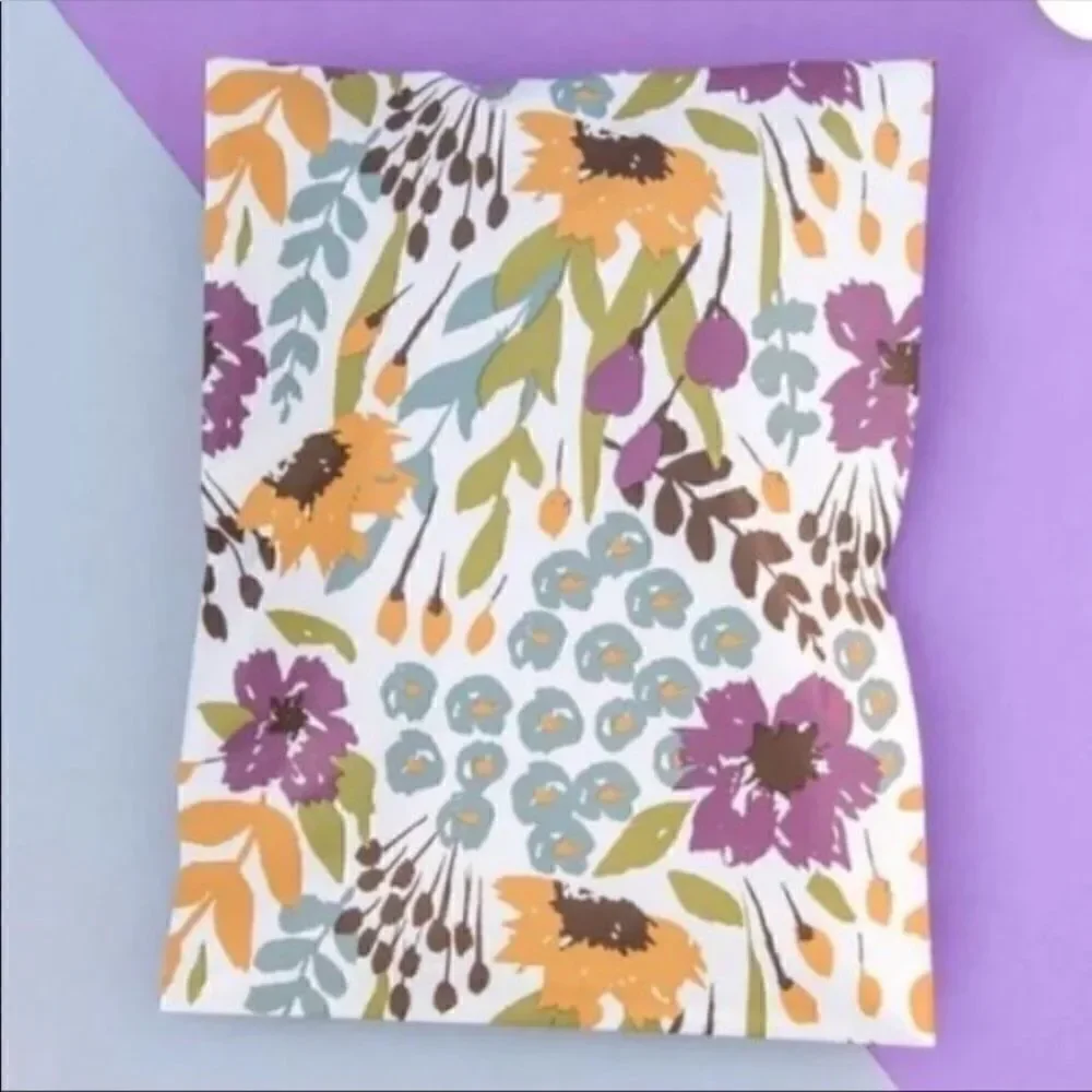 Poly mailers big sizes 14.17 and 14.5x19 35 poly mailers 35 stickers
